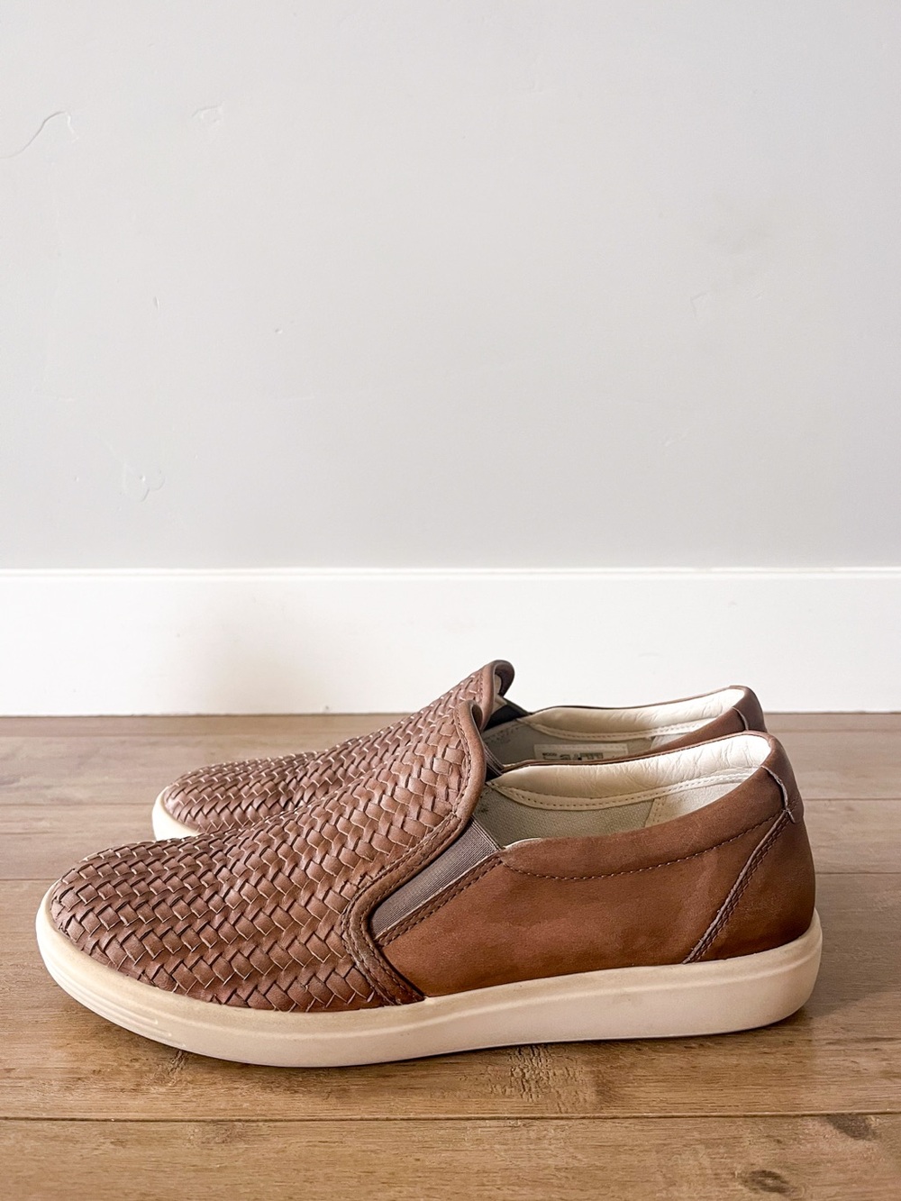 ECCO Women's Soft 7 Woven Slip-On 2.0 Sneaker 10/10.5 Extra Width - Picture 3 of 14